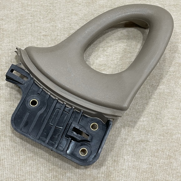 Chev Silverado Tahoe Suburban GMC Yukon Denali Grip Grab Support Assist Handle - Picture 2 of 8